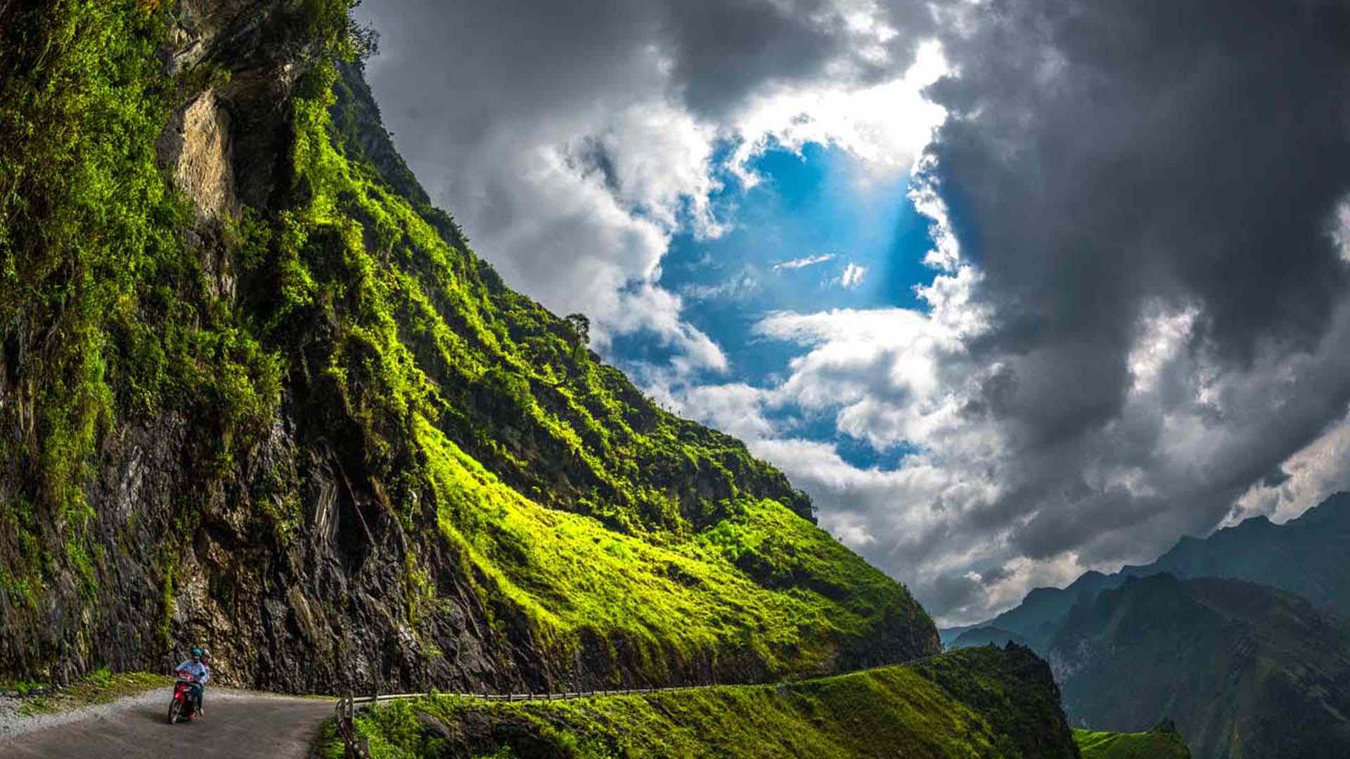 Experience the <span>Ha Giang Loop